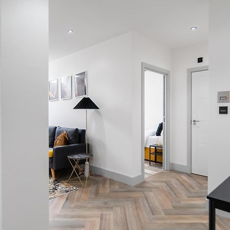 London Road Romford Block Apartment Bagian luar foto