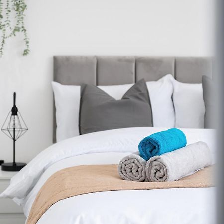 London Road Romford Block Apartment Bagian luar foto