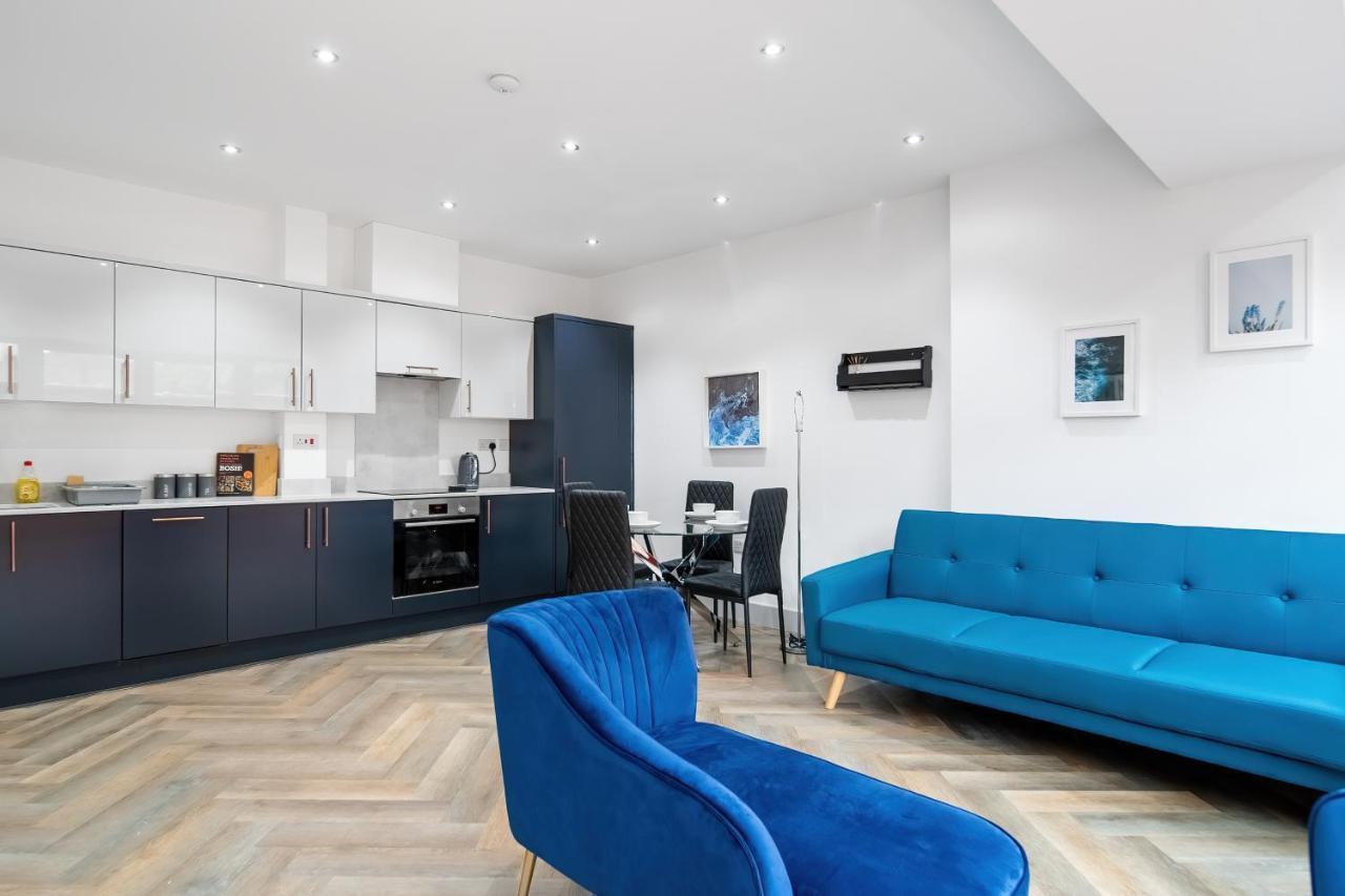 London Road Romford Block Apartment Bagian luar foto