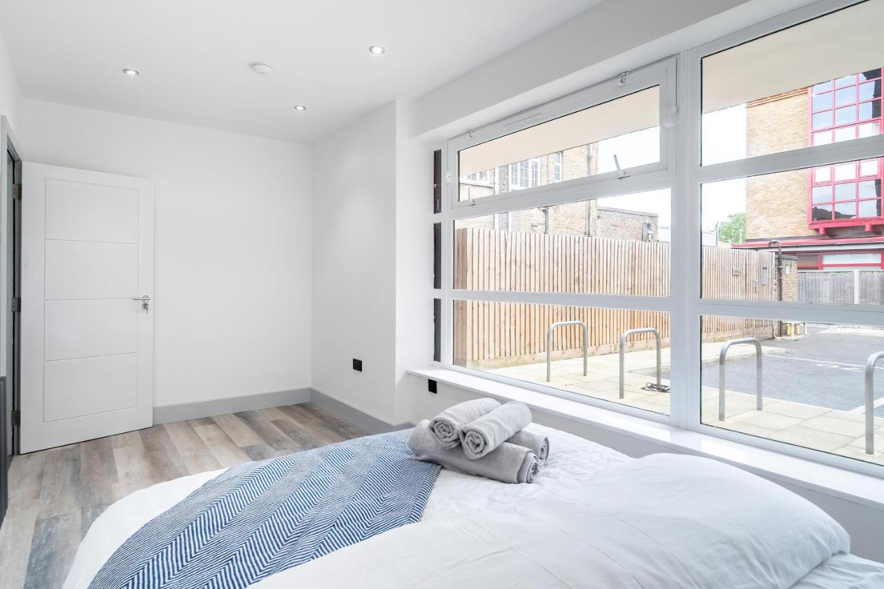London Road Romford Block Apartment Bagian luar foto