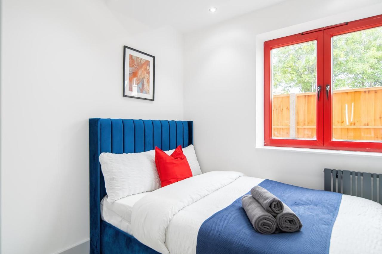 London Road Romford Block Apartment Bagian luar foto