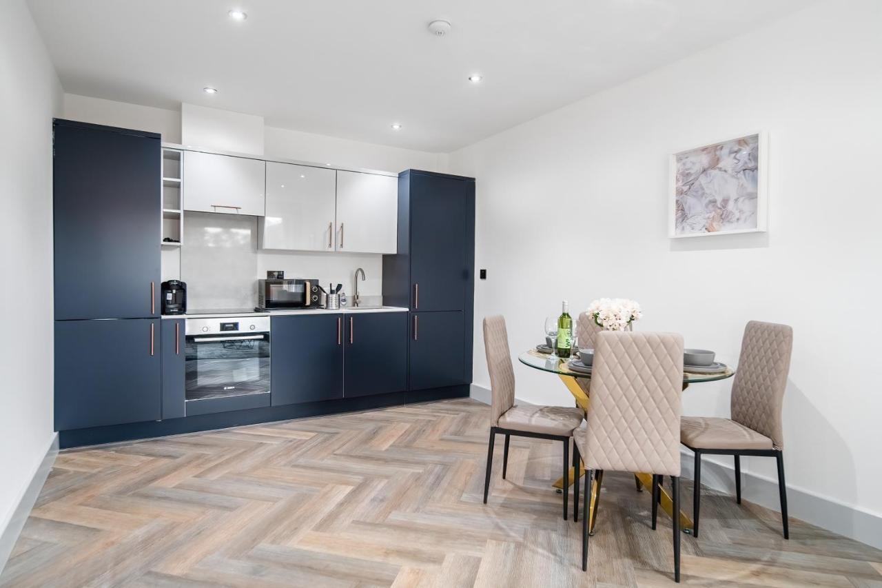 London Road Romford Block Apartment Bagian luar foto