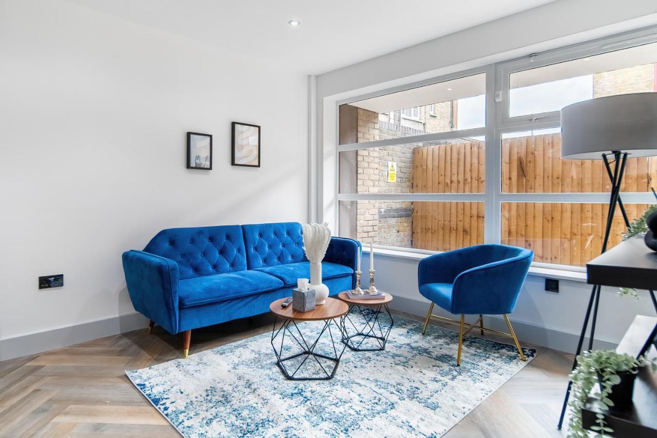 London Road Romford Block Apartment Bagian luar foto