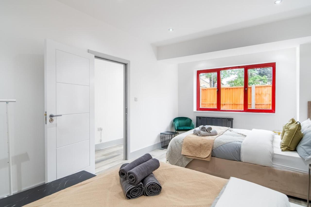 London Road Romford Block Apartment Bagian luar foto