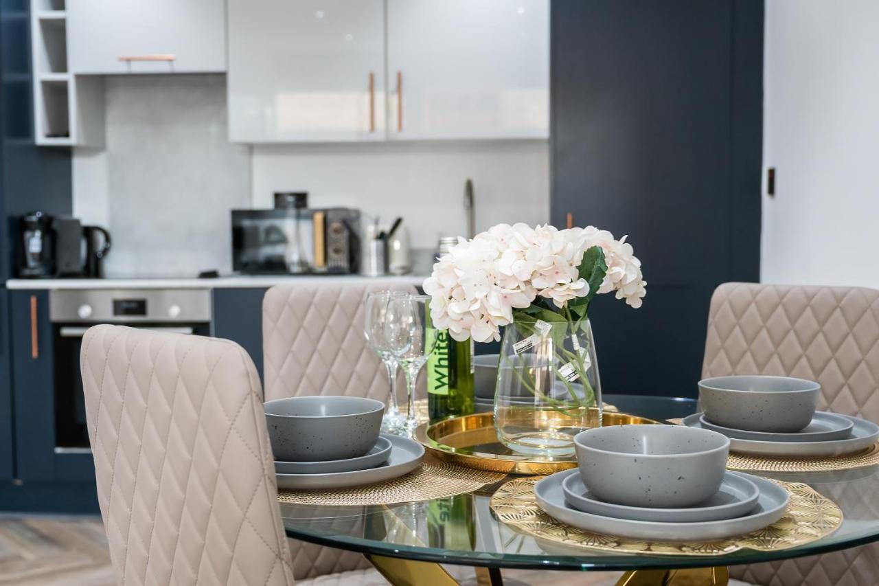 London Road Romford Block Apartment Bagian luar foto