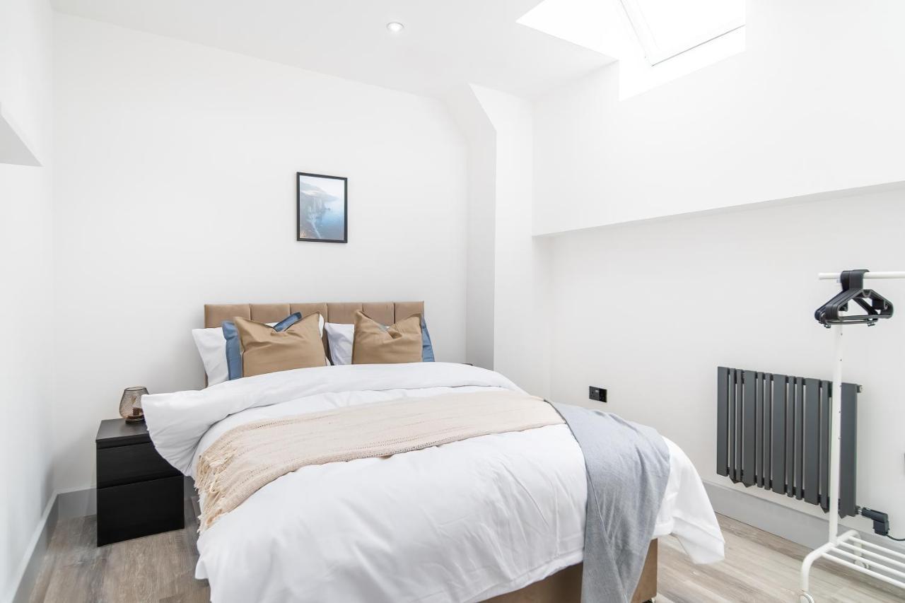 London Road Romford Block Apartment Bagian luar foto