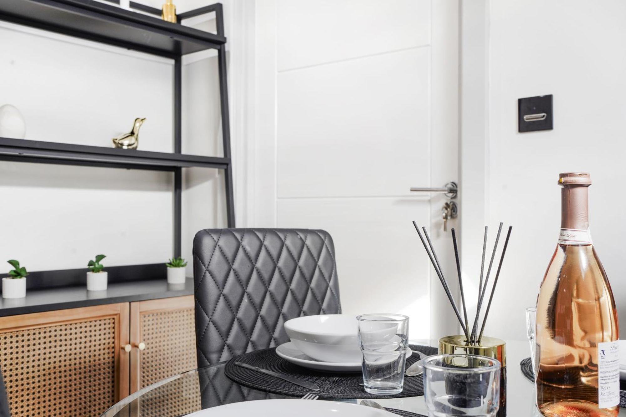 London Road Romford Block Apartment Bagian luar foto