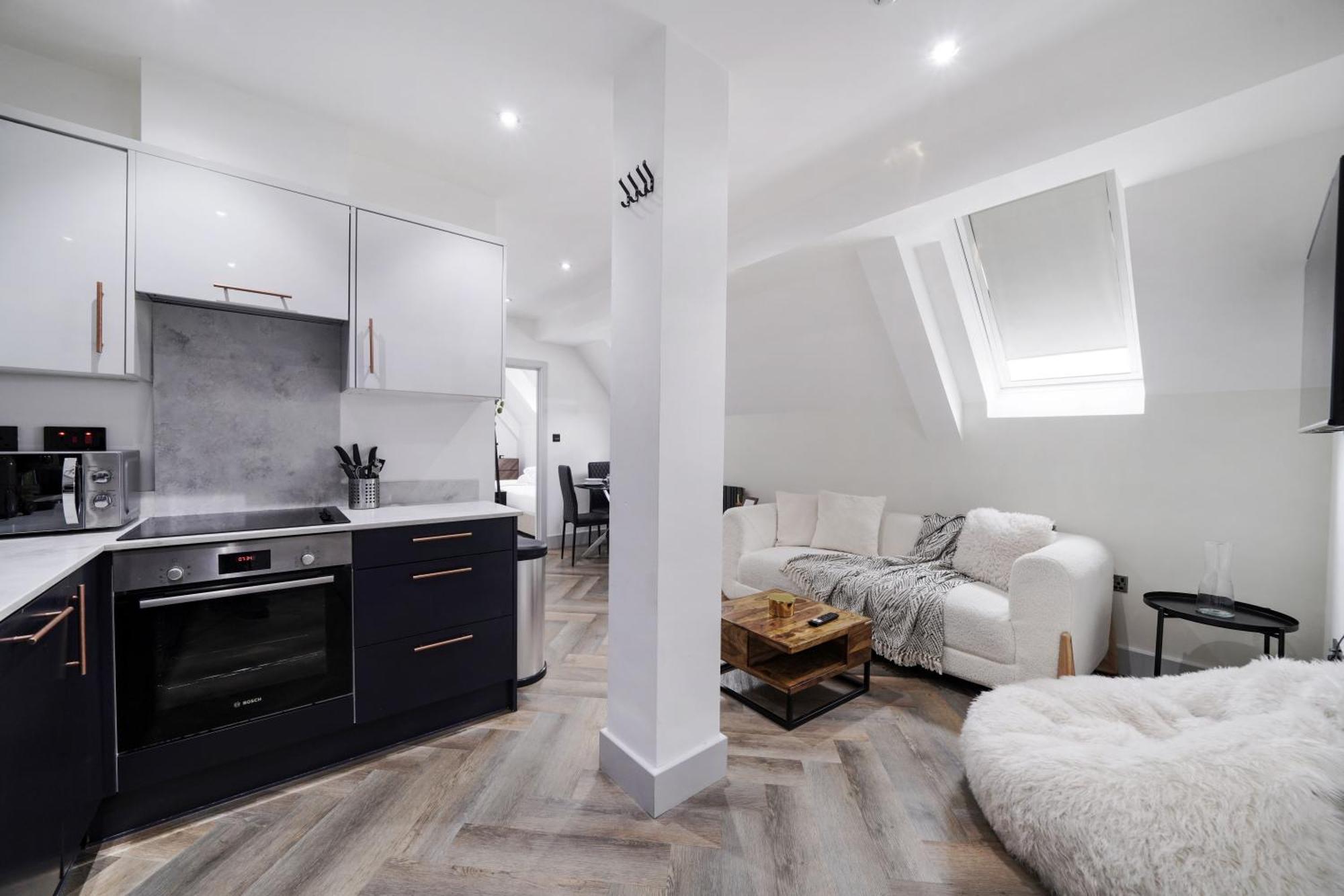 London Road Romford Block Apartment Bagian luar foto