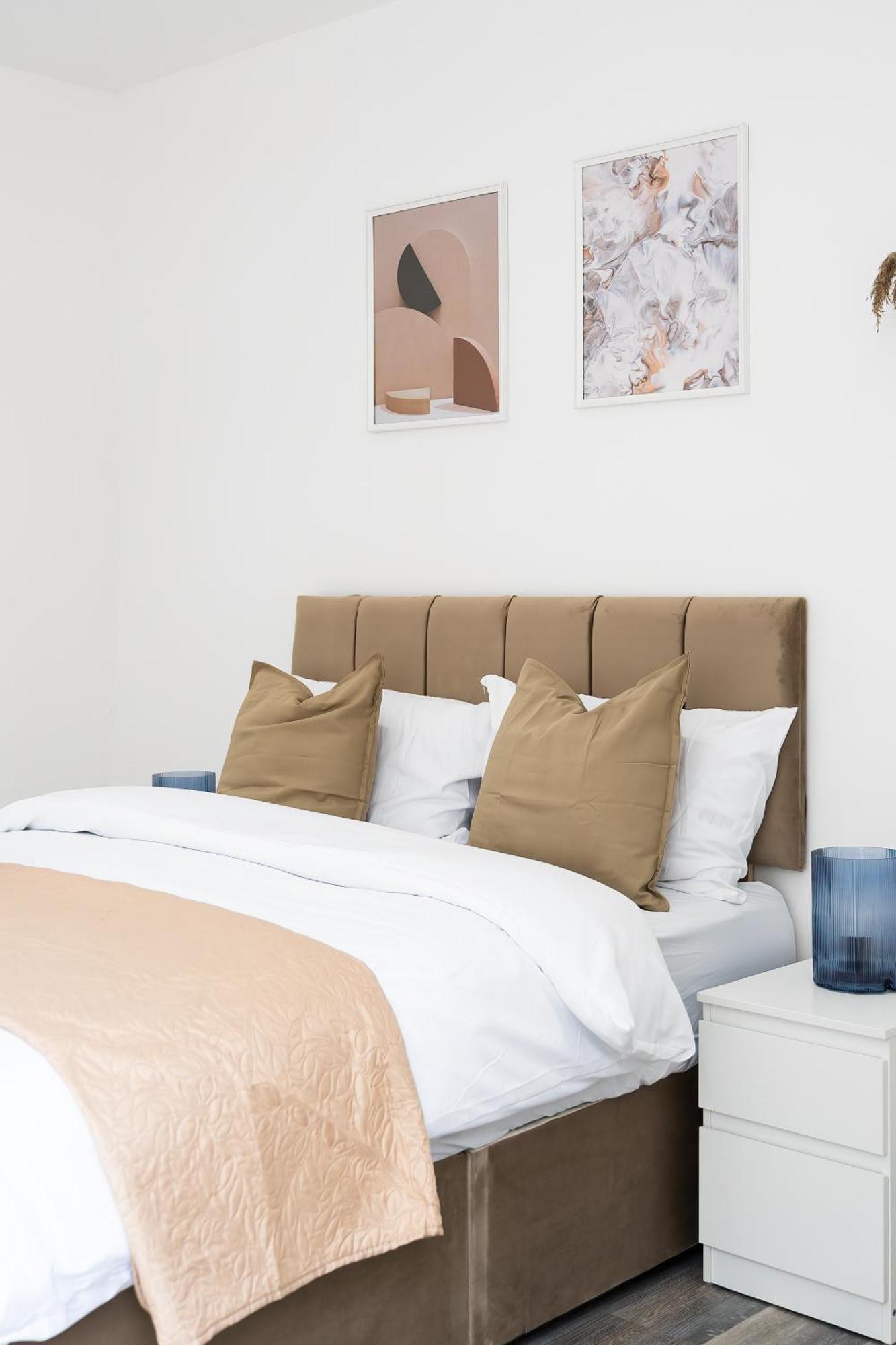 London Road Romford Block Apartment Bagian luar foto