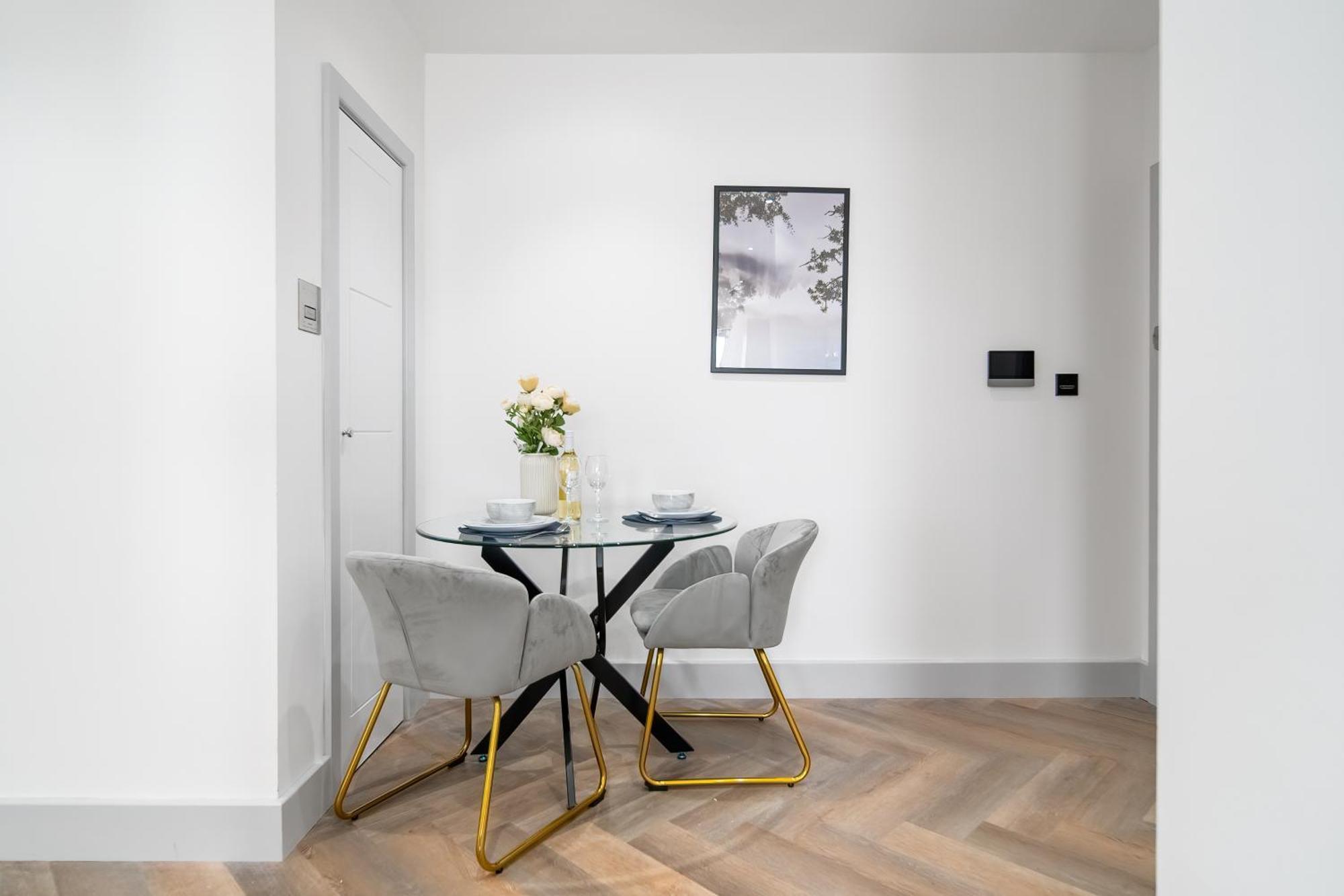 London Road Romford Block Apartment Bagian luar foto