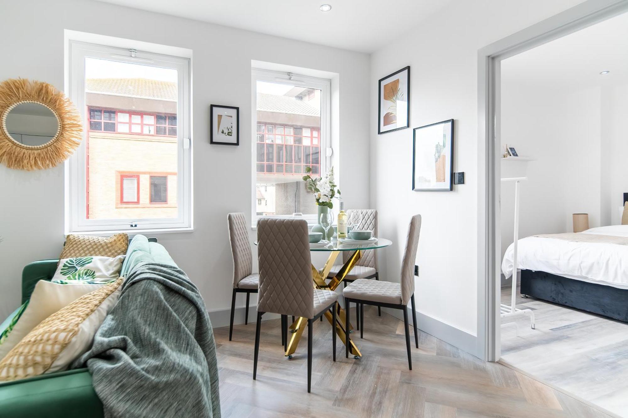 London Road Romford Block Apartment Bagian luar foto